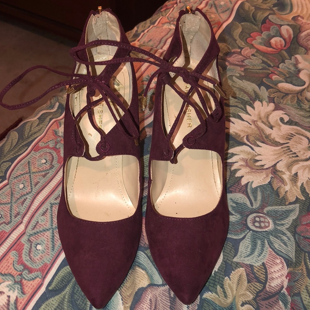 marc fisher maroon tie- up heels with gold zipper
